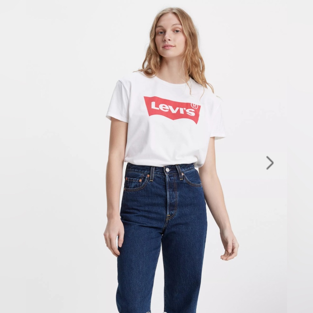 Levi's Classic Red Logo White Tee Size XL